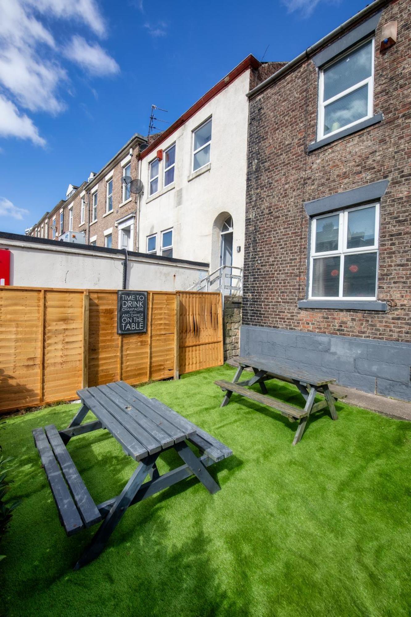 Newcastle City Centre Super Spacious Town House Free Parking And Wi-Fi Exterior foto